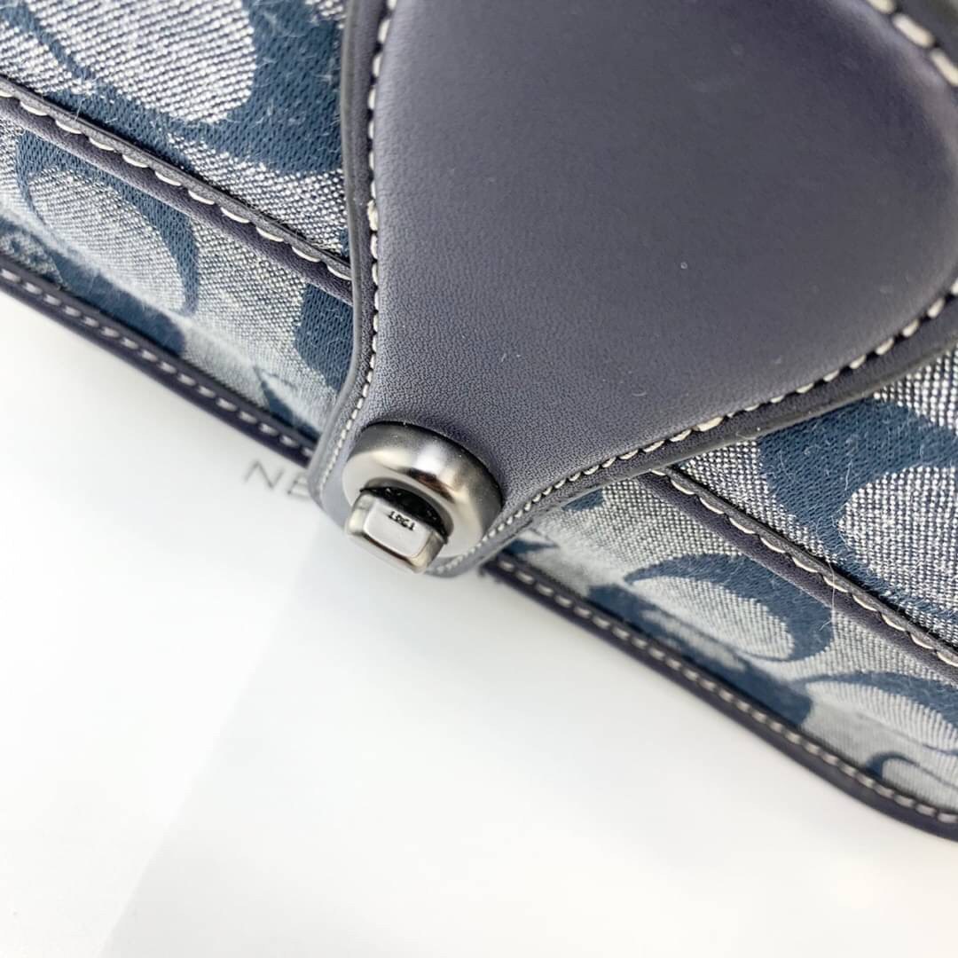 OUTLET 】COACH Bape X Coach Turnlock Tab Belt Bag In Signature Chambray พร้อมส่งที่ไทย