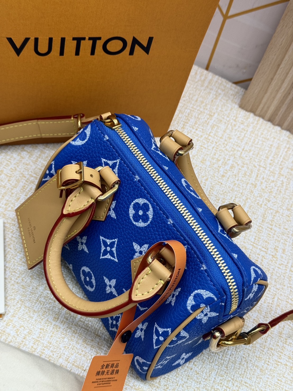 RUNWAY LV Nano Speedy P9 Bandoulière Soft Leather กระเป๋าสะพายสปีดี้รุ่นใหม่ไซส์มินิหรูหรา เกรดท็อปวีไอพี เกรดดีสุด 1:1 หนังแท้สวยงาม เก็บทุกรายละเอียด ใช้สลับแท้ ผ่านทุก ตม. ใช้งานต่างประเทศได้