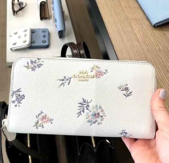 ของแท้ 💯% COACH 69832 ACCORDION ZIP WALLET WITH MEADOW PRAIRIE PRINT กระเป๋าสตางค์ใบยาวซิปรอบ ลายดอกไม้น่ารักมากเว่อร์!! 🌸🌼🌺💐