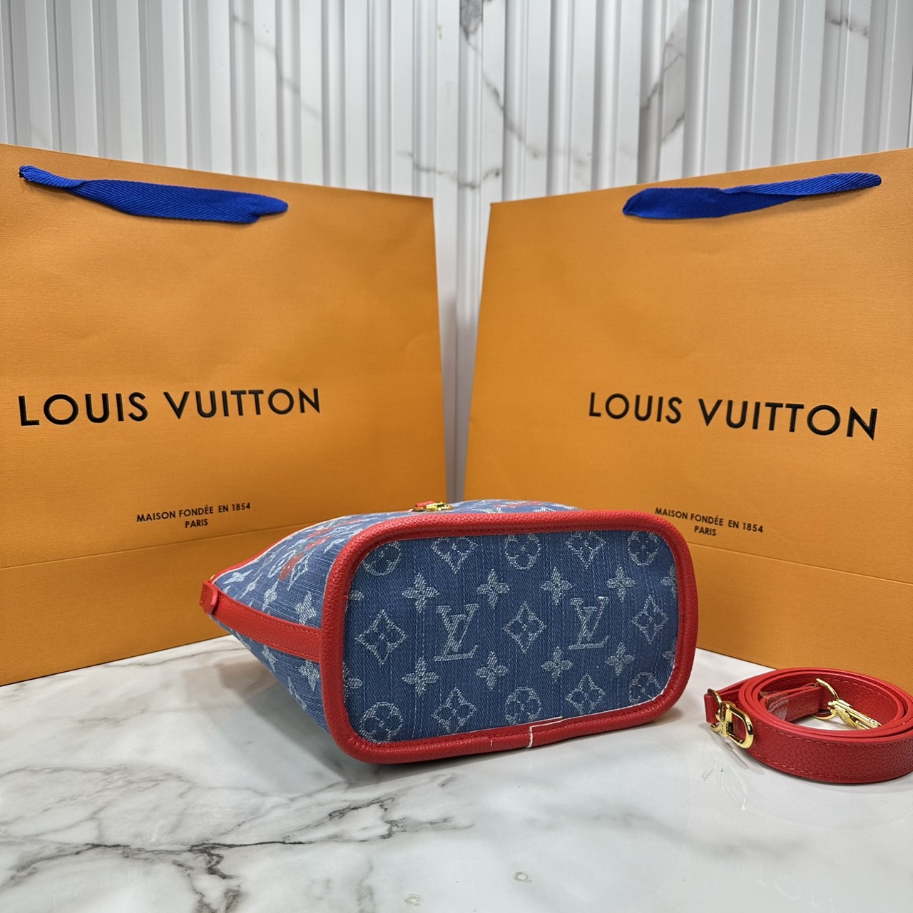 ORI หนังแท้ | LV x TM - Neverfull Inside Out BB Bag Monogram cherry denim กระเป๋าสะพายทรงโท้ทใบเล็ก ไอเท็มโดดเด่นมีชีวิตชีวา เดนิมปักลายเชอร์รี่สีสันสดใสสะดุดตาสะท้อนสไตล์ไอคอนิกของศิลปินชาวญี่ปุ่น