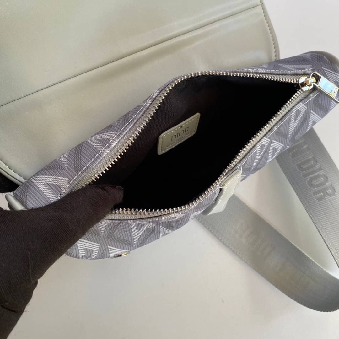 DIOR Saddle Bag Dior Gray CD Diamond Canvas and Smooth Calfskin / DIOR Saddle Belt Bag ภาพสินค้าถ่ายจากงานขายจริงใช้งานต่างประเทศได้
