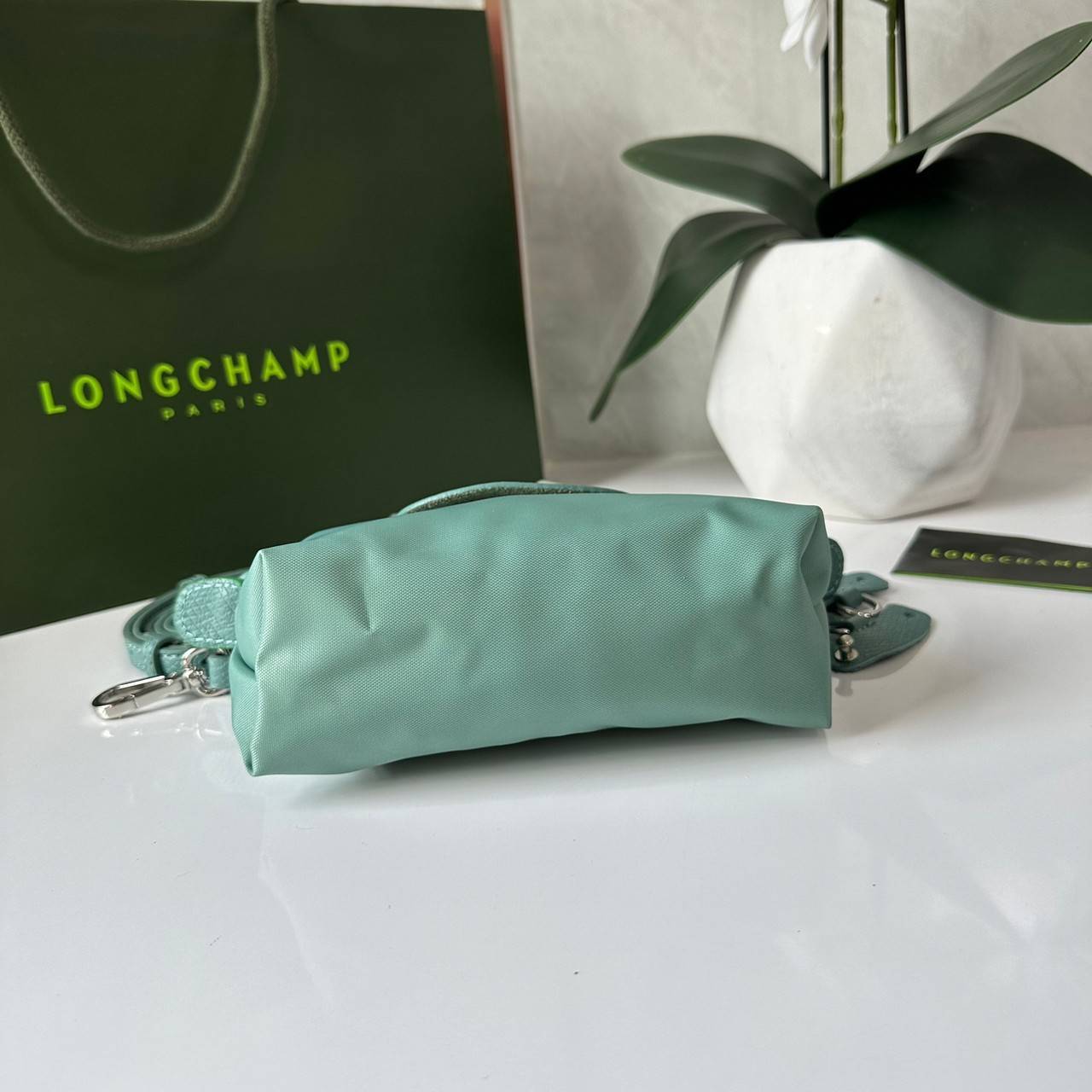 LONGCHAMP LE PLIAGE ORIGINAL Pouch with handle กระเป๋าใบเล็กขนาดกระทัดเหมาะกับใส่ของจำเป็นจุกจิก