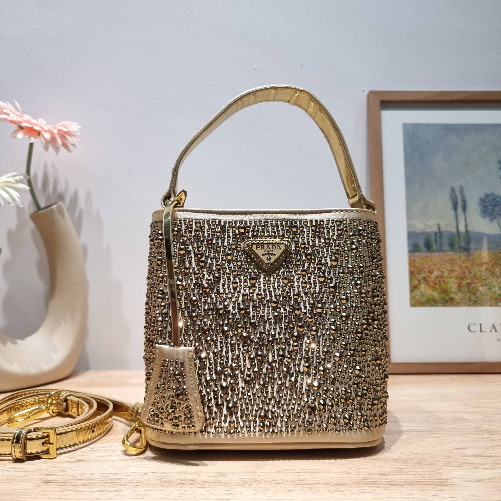 PRADA SMALL PANIER CRYSTAL EMBELLISHED TOTE BAG กระเป๋าสะพายทรงโท้ท ไซส์กำลังสวย หรูหรา โดดเด่น ถือออกงานก็ดูระยิบระยับเล่นแสง ทำให้ดูดีมีราคา