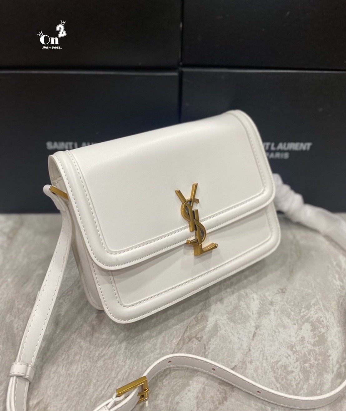ไอเท็มขึ้นแท่น the best seller!! YSL SOLFERINO SATCHEL LEATHER / YSL crossbody bag กระเป๋าสะพายข้าง โลโก้โดดเด่น ดีเทลดูแพงด้วยตัวล็อค ใช้งานง่าย แน่นหนา งานหนังสวยเต็มใบ ภายในเป็นช่องโล่ง ใส่ของสำคัญได้เลยสบายๆ สายสะพายครอส ปรับใช้ได้ตามตัว ใบจริงสวยคม ร