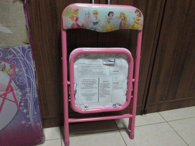 Disney Princess Activity Table and Chair Set (ของมือหนึ่งกล่องไม่สวย)