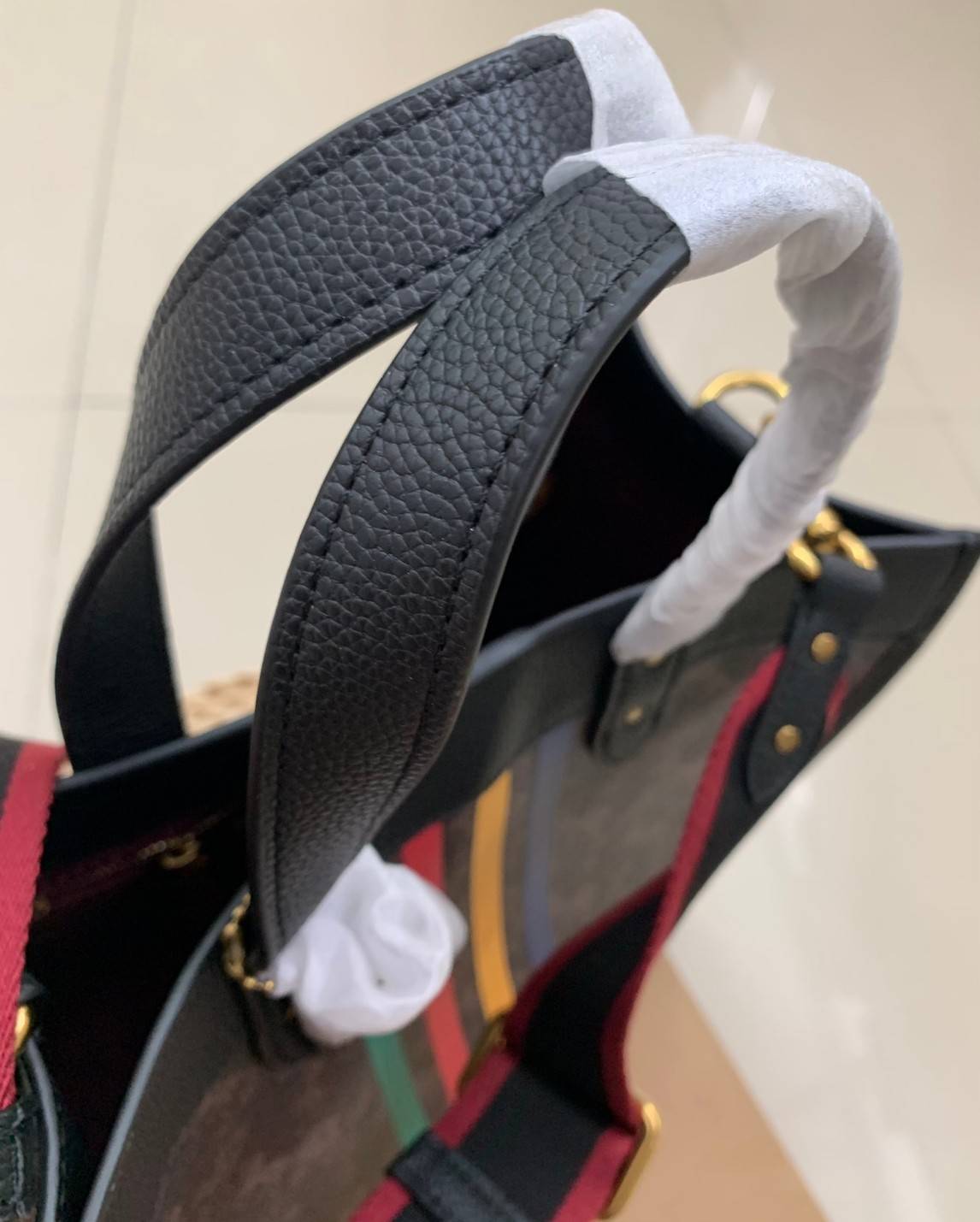 ของแท้ 💯% Limited Edition HBC🌈 Coach field 30 tote shoulderbag handbag ((2791)) พร้อมส่งที่ไทย! กระเป๋าทรงTote หนังแท้อย่างดี นิ่มมือค่ะ 🔺จุดเด่นคือตัวกระเป๋าปริ้นท์ลายรถม้าทั้งใบ+แทบสีตรงกลางตัดกับกระเป๋าได้สวยงามมากๆค่ะ