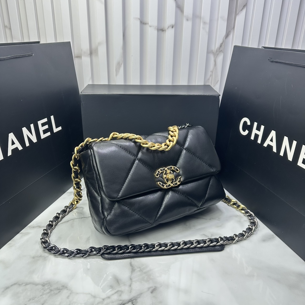 ORI หนังแท้ | CHANEL 19 Flap Bag 25cm กระเป๋าสะพายรุ่นยอดนิยม หนังนิ่มนุ่มลื่น หรูหราระดับตำนาน สวยงามเหนือกาลเวลา
