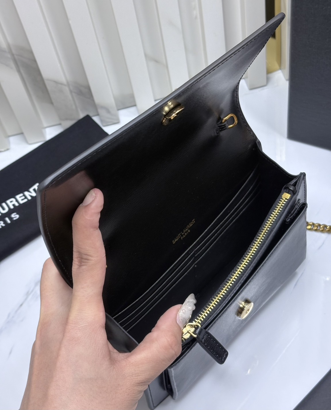 ORI หนังแท้ | YSL Sunset medium in smooth leather กระเป๋าสะพายข้างดีไซน์เรียบหรู โลโก้สวยโดดเด่น ไอเท็มขึ้นแท่น the best seller!!