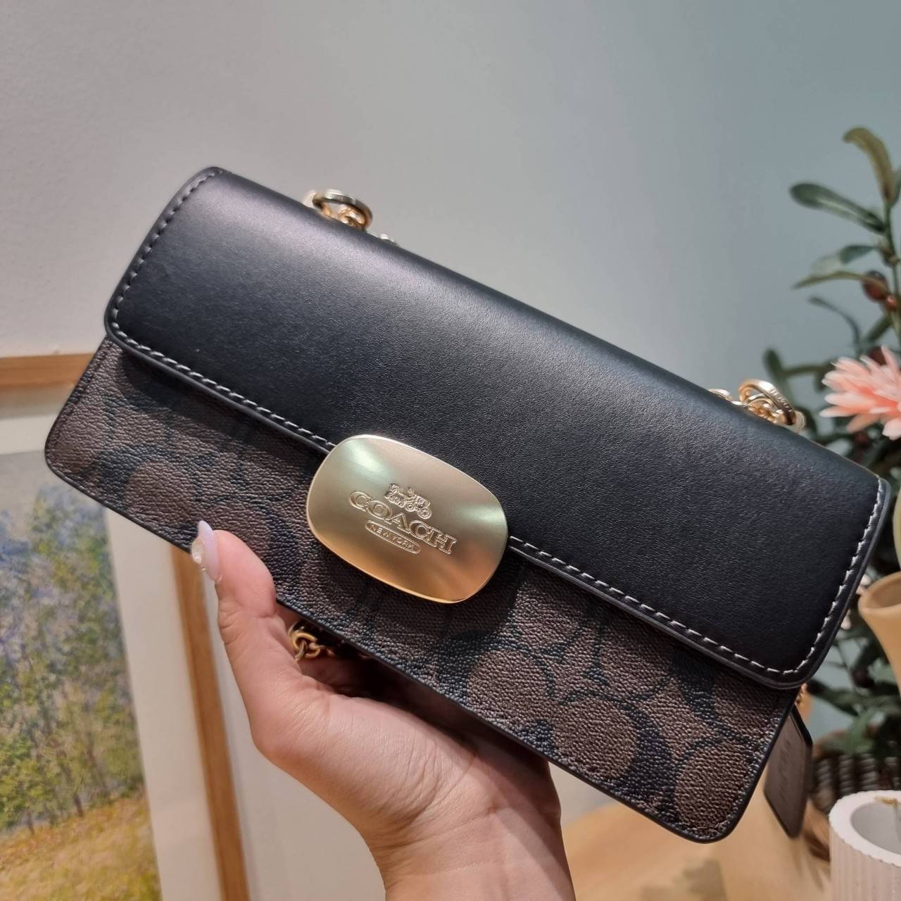 COACH CR528 ELIZA FLAP CROSSBODY IN SIGNATURE CANVAS กระเป๋าสะพายสุดหรู ดีไซน์โลโก้รุ่นใหม่สวยเด่น เกรดท็อปออริ เกรดดีสุด สลับแท้ 1:1