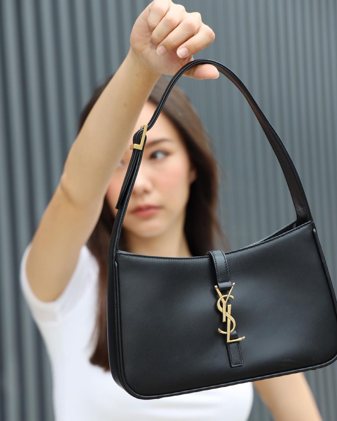 VIP 】หนังแท้ YSL SAINT LAURENT Le 5 à 7 leather shoulder bag