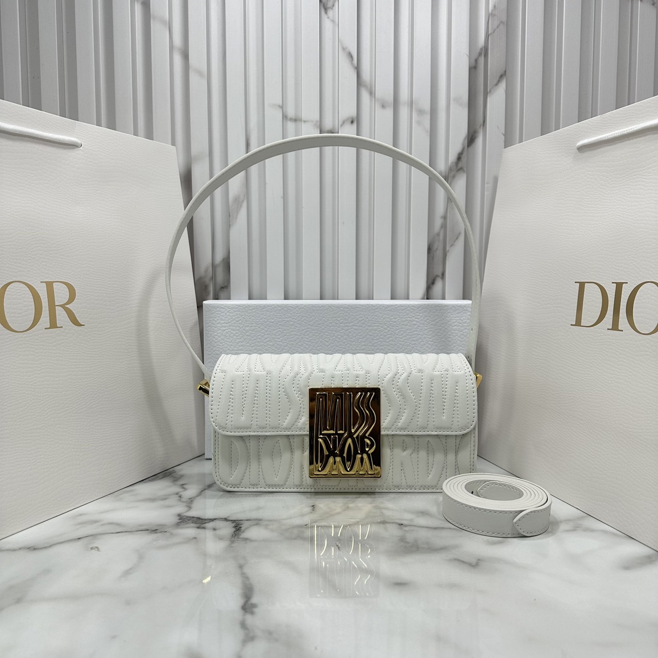 8.5" DIOR Miss Dior Flap Bag / Dior Clutch Bag / Pale Quilted Miss Dior Allover Leather กระเป๋าสะพายไหล่รุ่นใหม่ล่าสุด สง่างามทันสมัย เกรดออริ 1:1