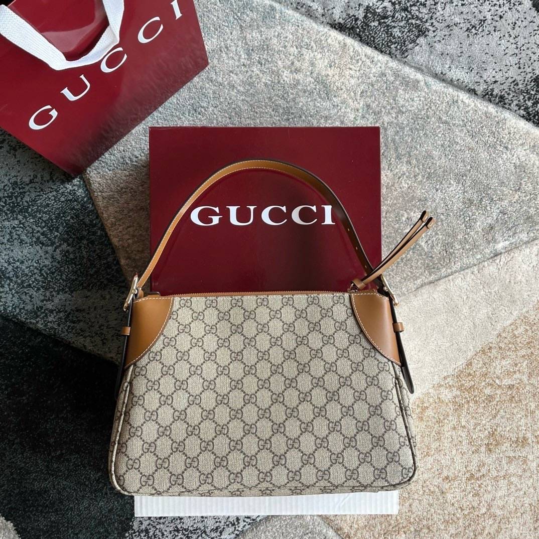 สลับแท้ GUCCI GG Emblem medium shoulder bag กระเป๋าสะพายทรงใหม่สวยคลาสสิค เกรดหนังแท้ แคนวาสแท้ พิมพ์ลายคมชัด 🤍 เกรดออริจินอล สลับแท้