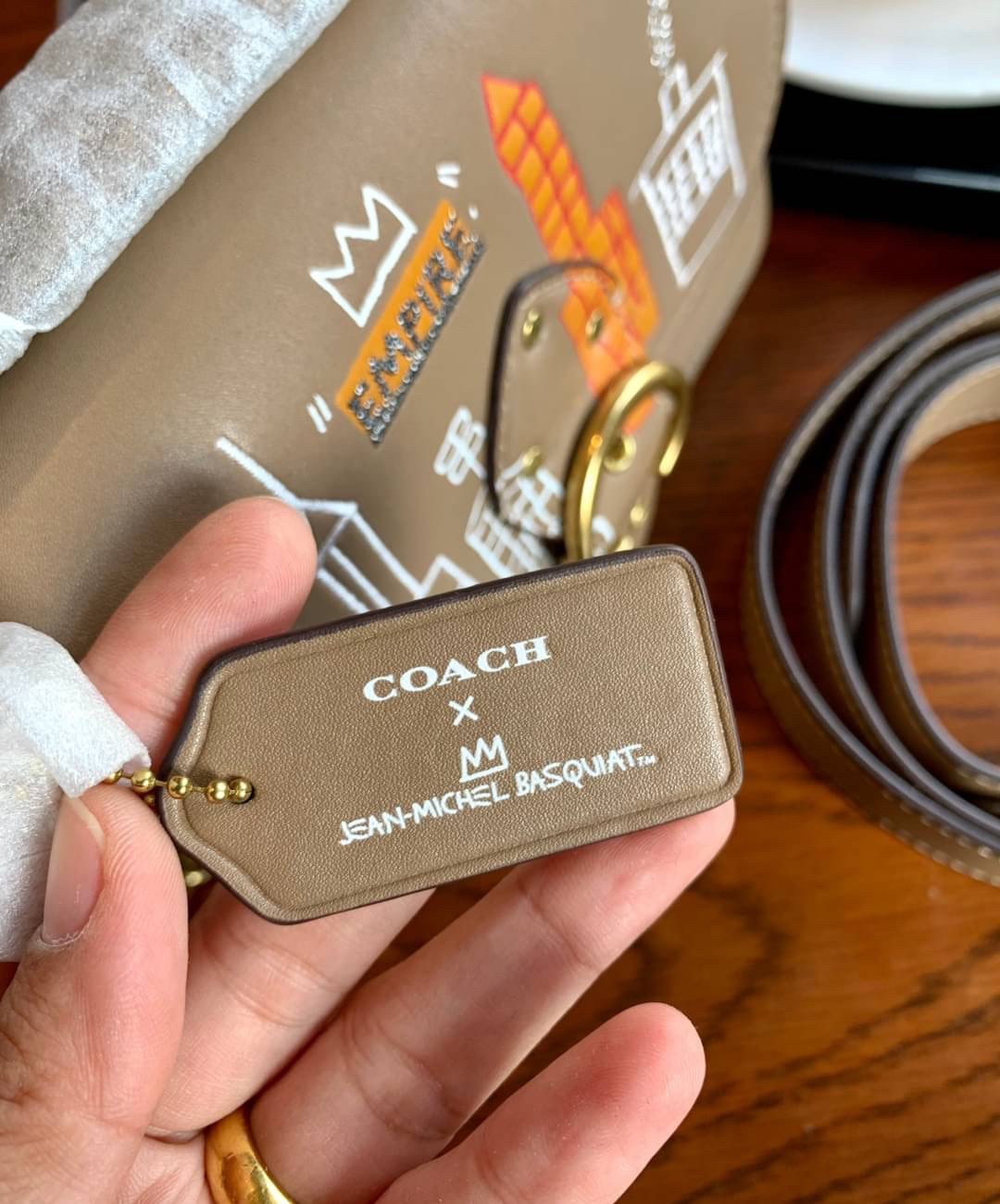 LIMITED EDITION COACH X JEAN-MICHEL BASQUIAT BEAT พร้อมส่งที่ไทย! ผลงานจากศิลปินระดับโลก