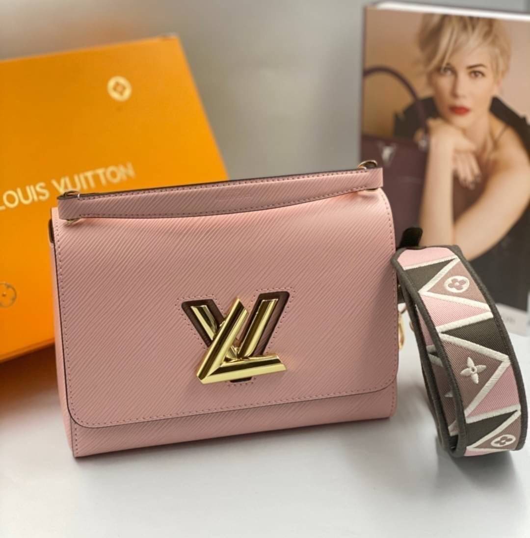 หนังแท้ LOUIS VUITTON Epi Twist Shoulder Bag MM พร้อมส่งที่ไทย เกรดออรินอลงานหนังแท้ทั้งใบ ภาพสินค้าถ่ายจากงานขายจริง ใช้งานต่างประเทศได้