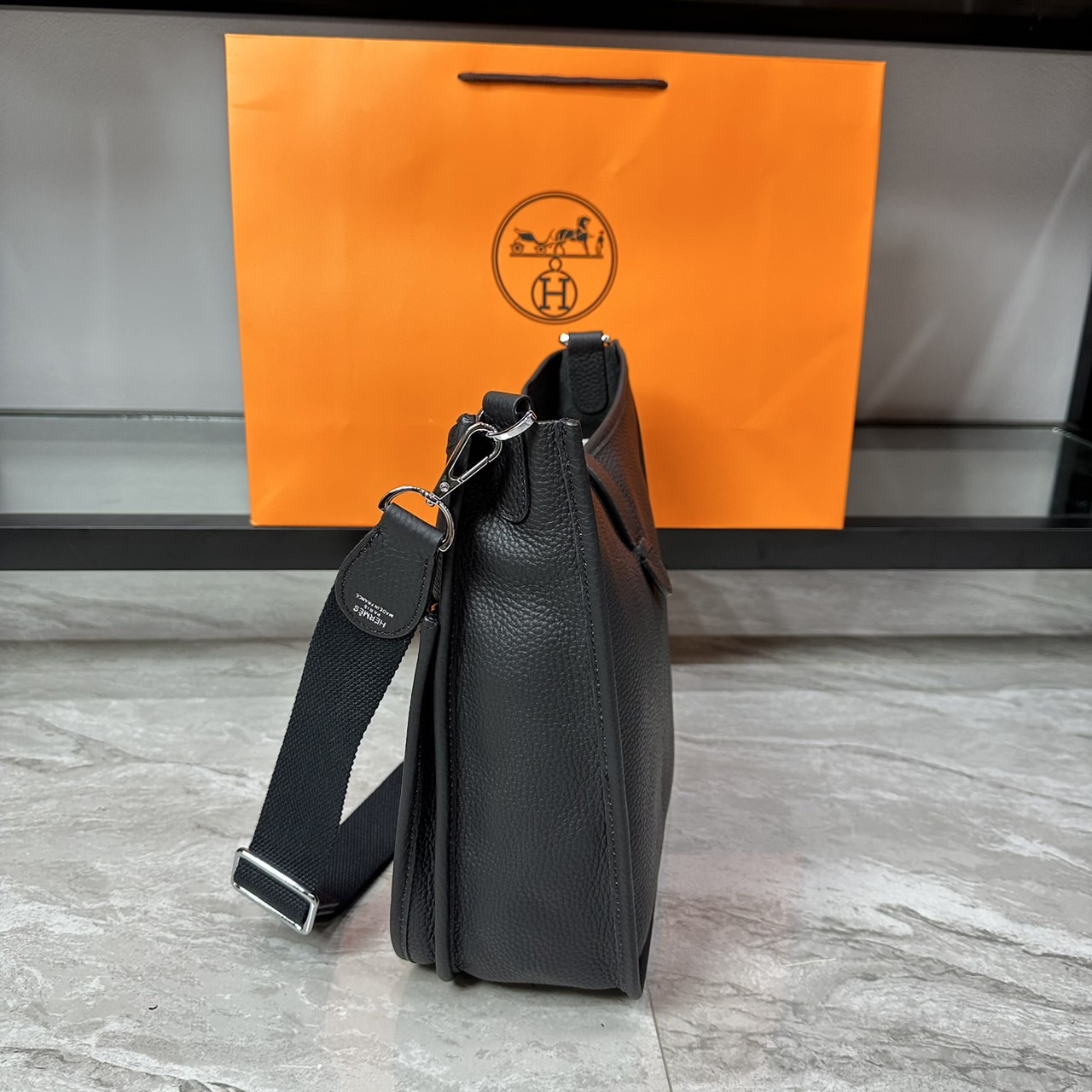 HERMES Evelyne PM Bag The Perfect Crossbody Bag 29cm กระเป๋าทรงโท้ทแบรนด์หรู เอกลักษณ์ของความสง่างาม เกรดออริ สลับแท้ 1:1 ใช้งานต่างประเทศได้
