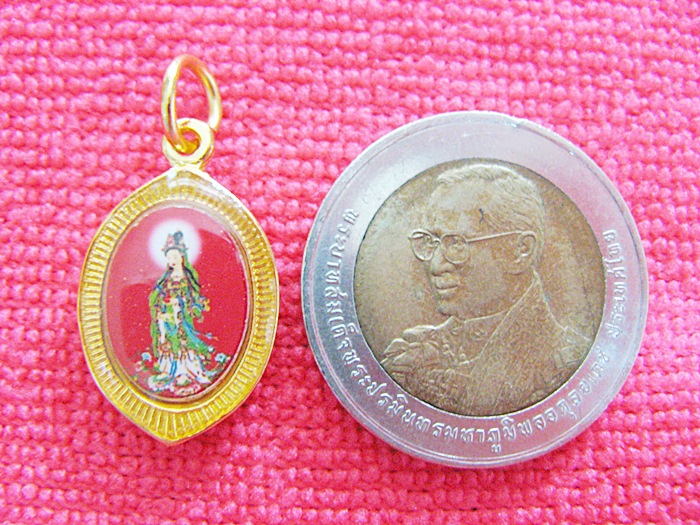 สินค้าหมดค่ะ ล็อกเก็ตเจ้าแม่กวนอิม2หน้าเลี่ยมทองไมครอน วัดหนอยหอย จ.ราชบุรีค่ะ