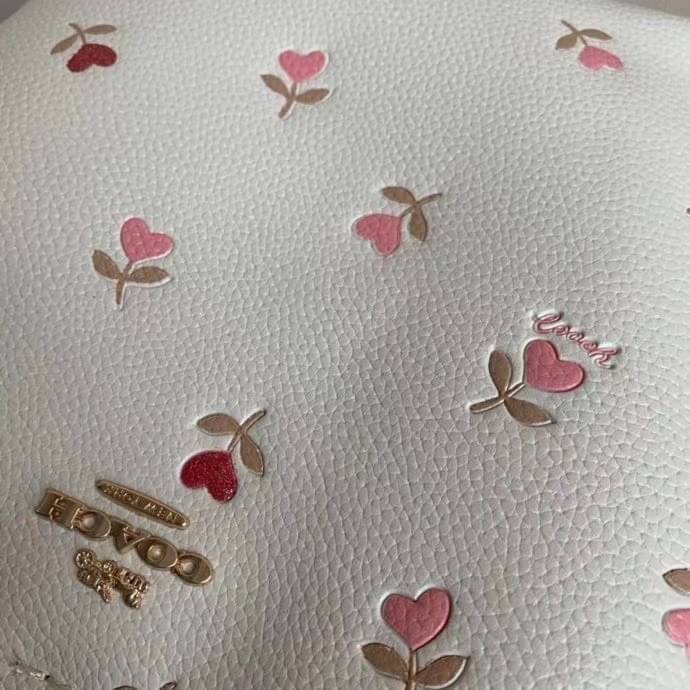 COACH SMALL TOWN BUCKET BAG WITH HEART FLORAL PRINT ((C2811)) 💐พร้อมส่งสินค้าห้ามพลาดค่ะ! กระเป๋าหิ้ว//คล้องไหล่//สะพายครอสบอดี้ร์ได้ ใบเดียวเอาอยู่จร้า😘 หนังแท้โดดเด่นด้วยดอกหัวใจนูนสลับวิ้งๆ ได้สวยงามน่ารักมากๆค่ะ
