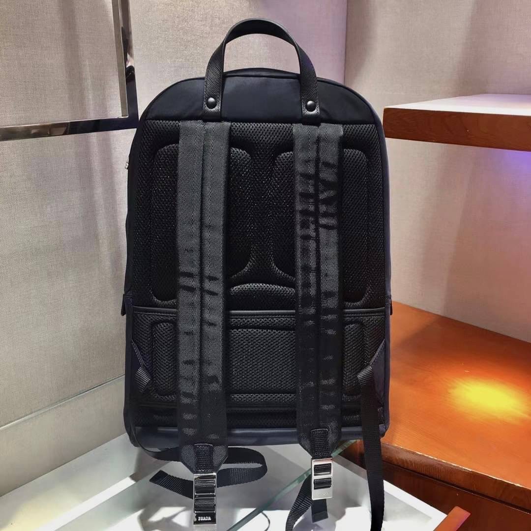 Prada Re-Nylon logo-plaque backpack / PRADA backpack พร้อมส่งที่ไทย กระเป๋าเป้ไนล่อนพราด้า **สินค้าเกรดท็อปออริจินอล 1:1 สลับแท้ ใช้งานต่างประเทศได้