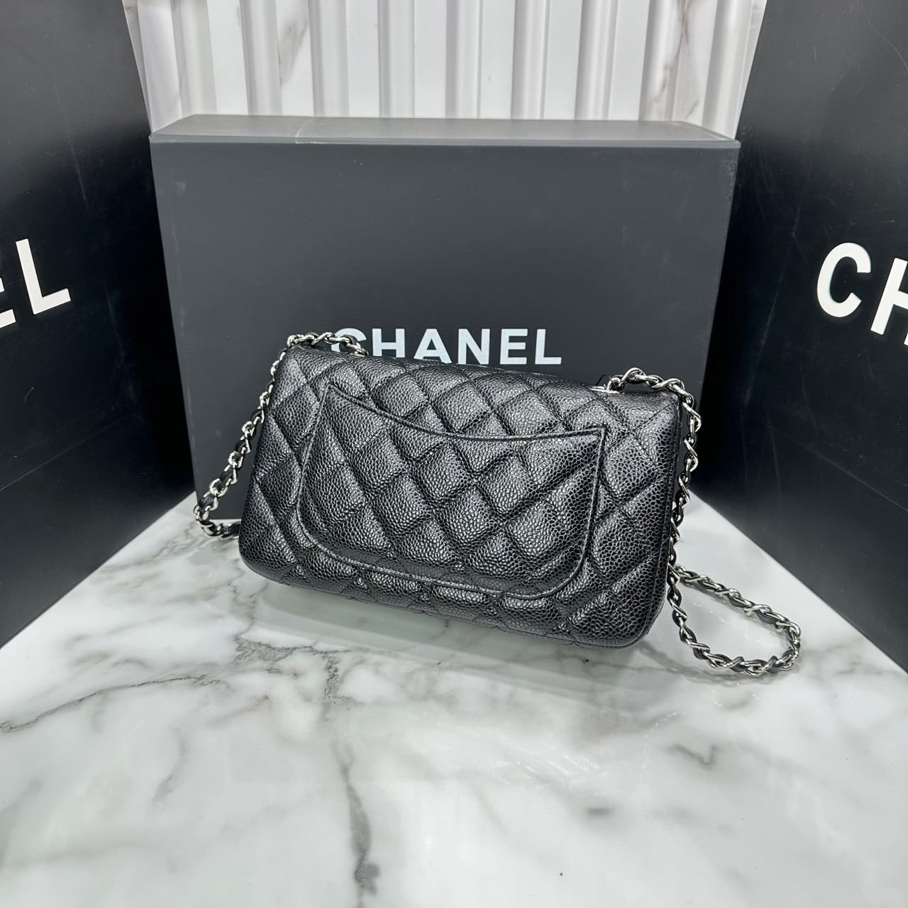 ORI หนังแท้ | CHANEL Classic 20cm shoulder bag กระเป๋าสะพายรุ่นยอดนิยม หรูหราระดับตำนาน สวยงามเหนือกาลเวลา