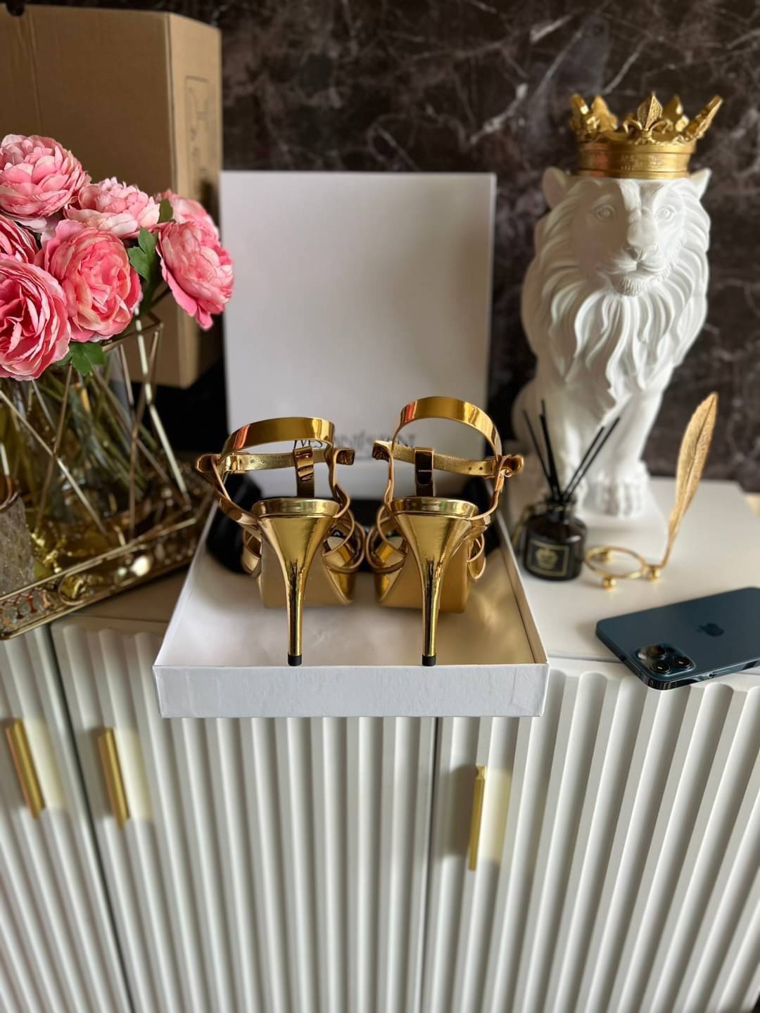 YSL TRIBUTE HEEL / SAINT LAURENT TRIBUTE HEEL / YSL HIGH HEEL เกรดออริจินอล รองเท้าส้นสูงแบรนด์หรู ที่สาวๆ ทุกคนควรมี ไว้ออกงานหรือใส่ทำงานได้ คู่นี้คือปังได้ตลอดกาล เพิ่มความสูงเพรียว สวยหรูมากค่ะ