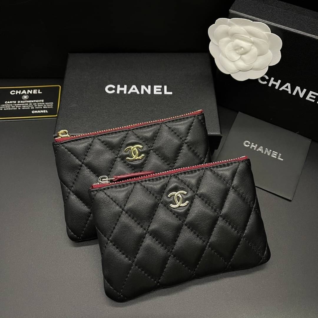 Chanel Classic Mini O-Case / Chanel Classic Mini Pouch กระเป๋าทรงพอชมินิ รุ่นฮิต คลาสสิกเป็นอมตะ ภายในตามรูป เกรดออริจินอล ภาพถ่ายจากงานขายจริง ใช้งานต่างประเทศได้