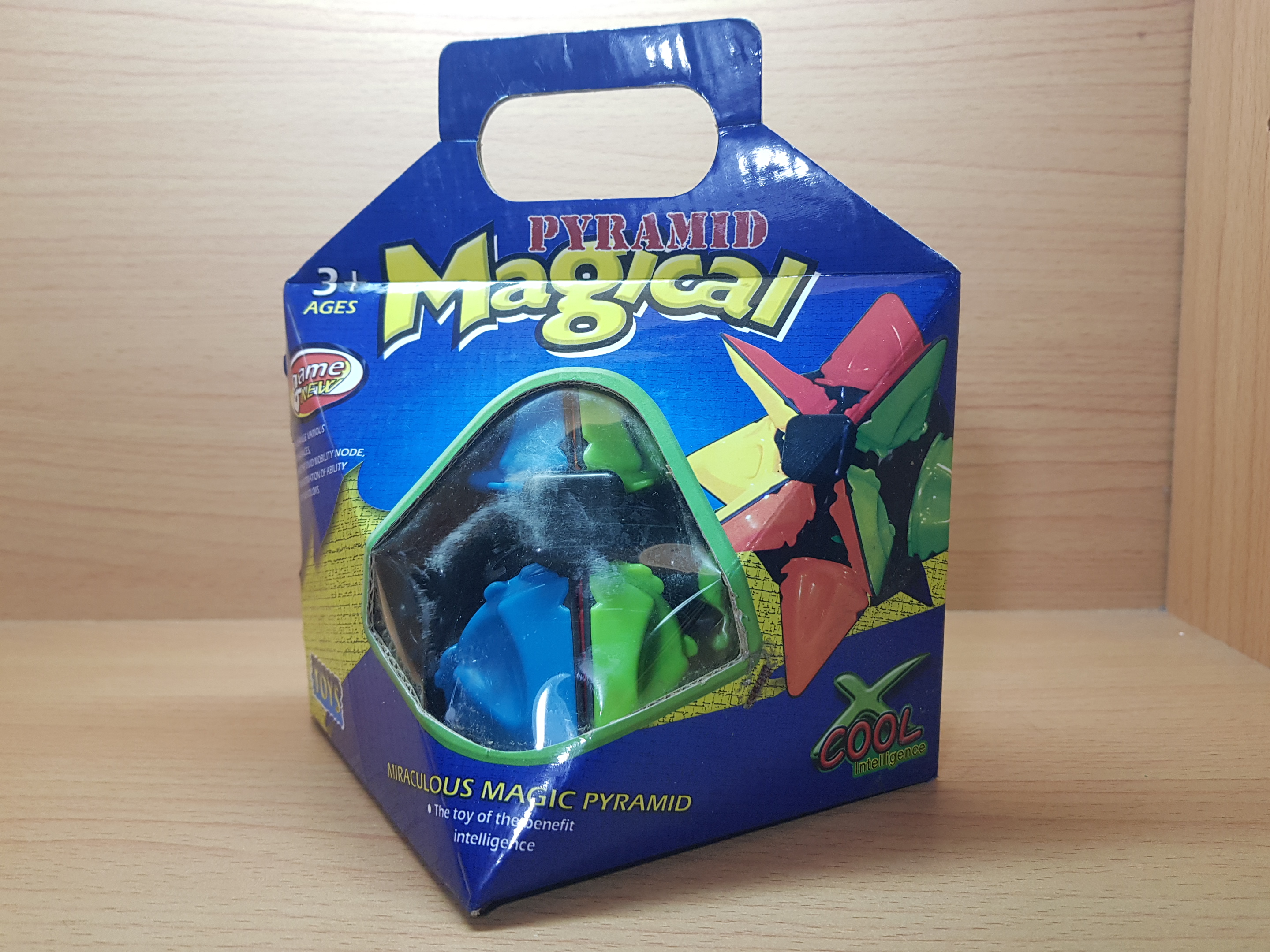 เกมฝึกไอคิวบิดปิรามิดสี