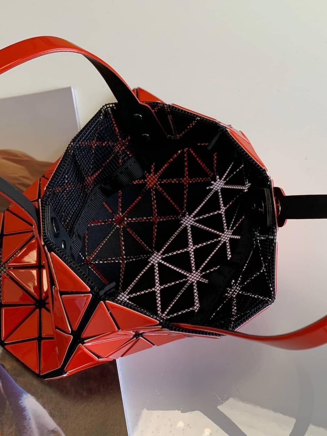 BAOBAO ISSEY MIYAKE 6x6 BLOCK TOTE BAG กระเป๋าถือทรง shopping โท้ท ลายตาราง บล็อคสี่เหลี่ยมสามเหลี่ยม ภาพสินค้าถ่ายจากงานขายจริง ใช้งานต่างประเทศได้ค่ะ