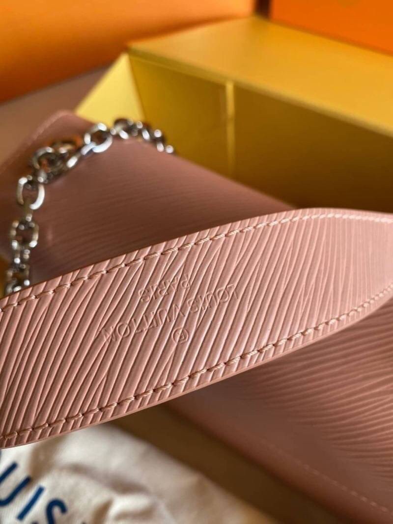 VIP 】หนังแท้ LOUIS VUITTON Epi Twist Shoulder Bag MM 4 สี พร้อมส่งที่ไทย