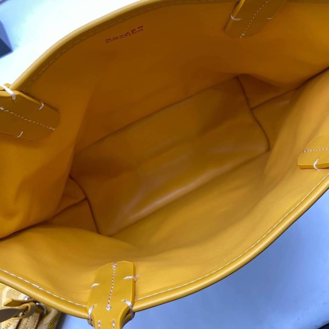 9 สี GOYARD ANJOU TOTE MINI / Goyard Mini Tote เกรดออริจินอลสลับแท้ ใช้งานต่างประเทศได้ ฮอตไอเท็ม กับกระเป๋าสะพายทรงโท้ท ไซส์มินิ กะทัดรัด มาครบสีขายดี เลิศทุกสี รูปทรงคลาสสิค ดีไซน์เป็นเอกลักษณ์ ใช้งานได้หลากหลาย