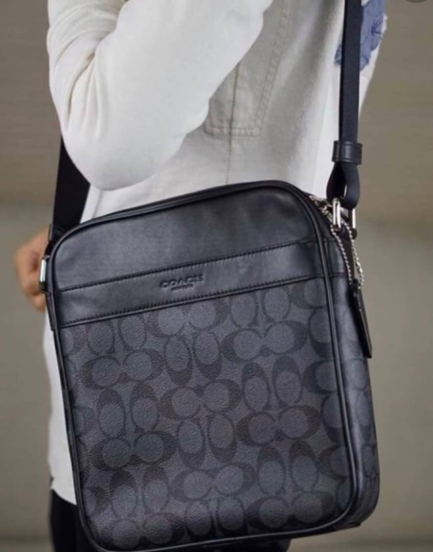 กระเป๋าสะพายข้างชาย ลายซีสีเทาดำ COACH CHARLES FLIGHT BAG IN SIGNATURE