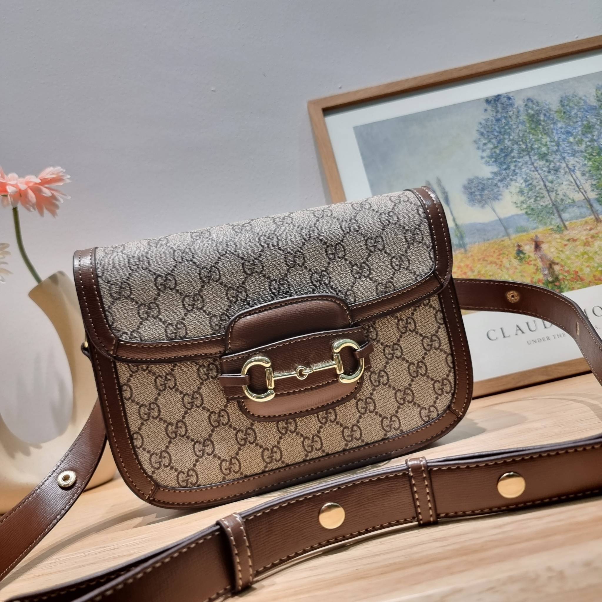 Gucci horsebit 1955 shoulder bag / GUCCI BAG พร้อมส่ง 5 สี กระเป๋าสะพายไหล่/สะพายข้างทรงคลาสสิค สวยผู้ดี ดารา เซเลปใช้กันเพียบ สวยอยู่ทรง มากี่รอบก็ไม่เคยพอ!! รุ่นเด็ดสุด!! ฮ็อตสุด!! ให้สิบว้าวไปเลย