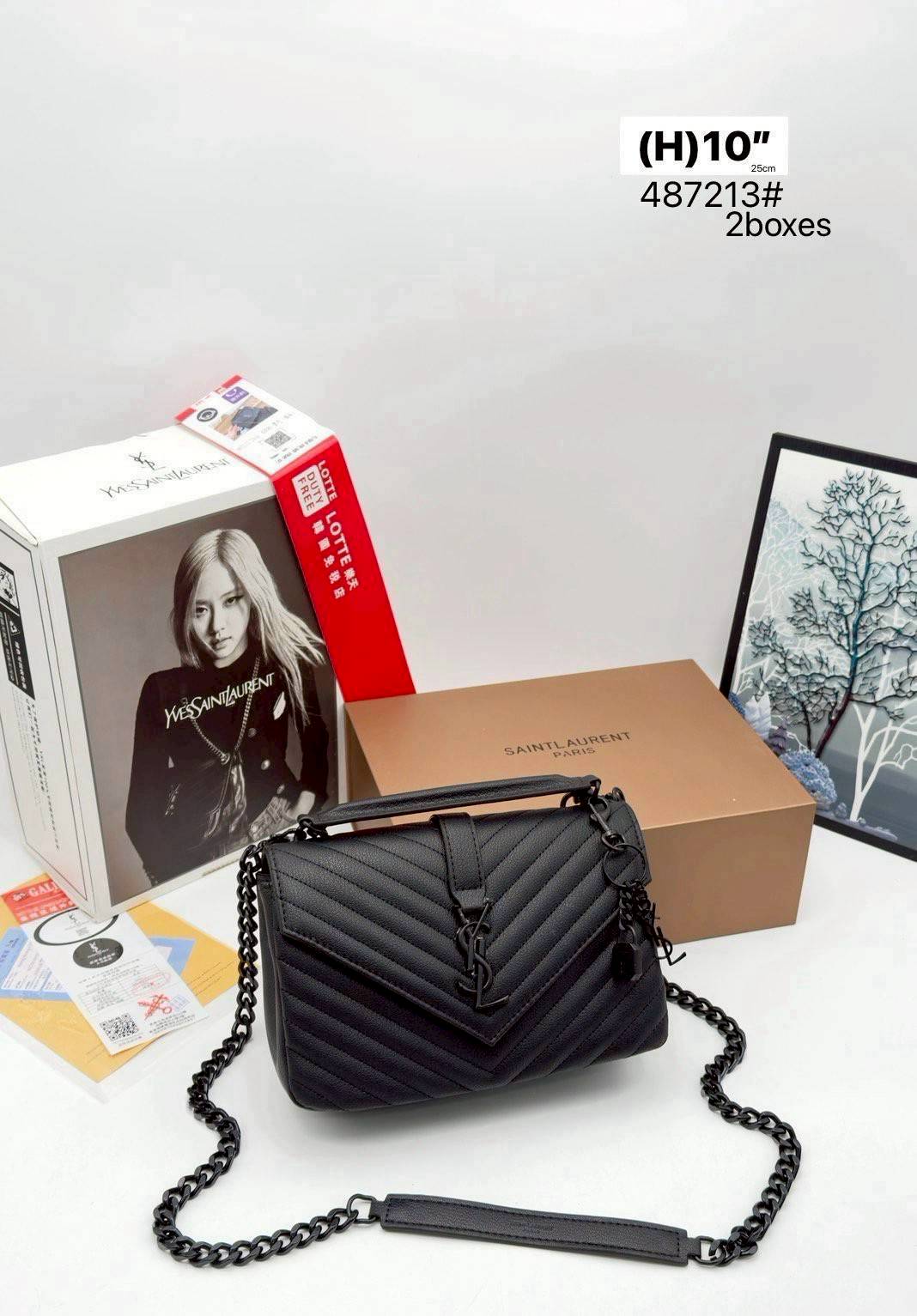 YSL College Medium in quilted leather Bag กระเป๋าสะพายไหล่ ดีไซน์ทรงสวยหรู ดูแพง วัสดุหนังลายคาร์เวีย เปิด-ปิดด้วยกระดุมแม่เหล็ก ภายในโล่งกว้าง แบ่งสัดส่วนไว้อย่างดี มาพร้อมหูจับในตัว