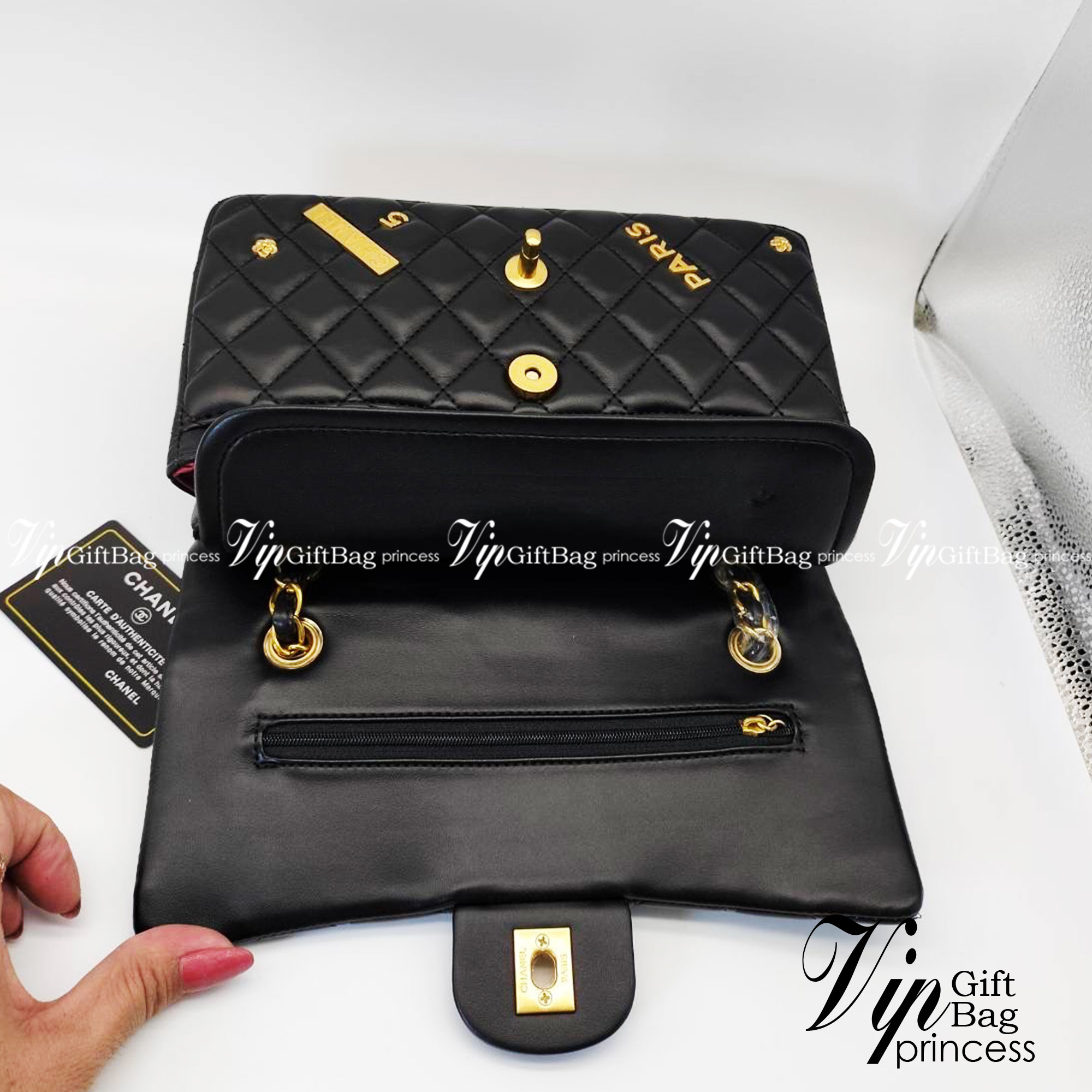 CHANEL 21S Lucky Charm Classic Flap Bag / Chanel 2021 Classic Medium Lucky Charm กระเป๋าสะพายรุ่นพิเศษ ซีซั่นคลาสสิก 21S พร้อมส่งที่ไทย ภาพถ่ายจากงานขายจริง ใช้งานต่างประเทศได้