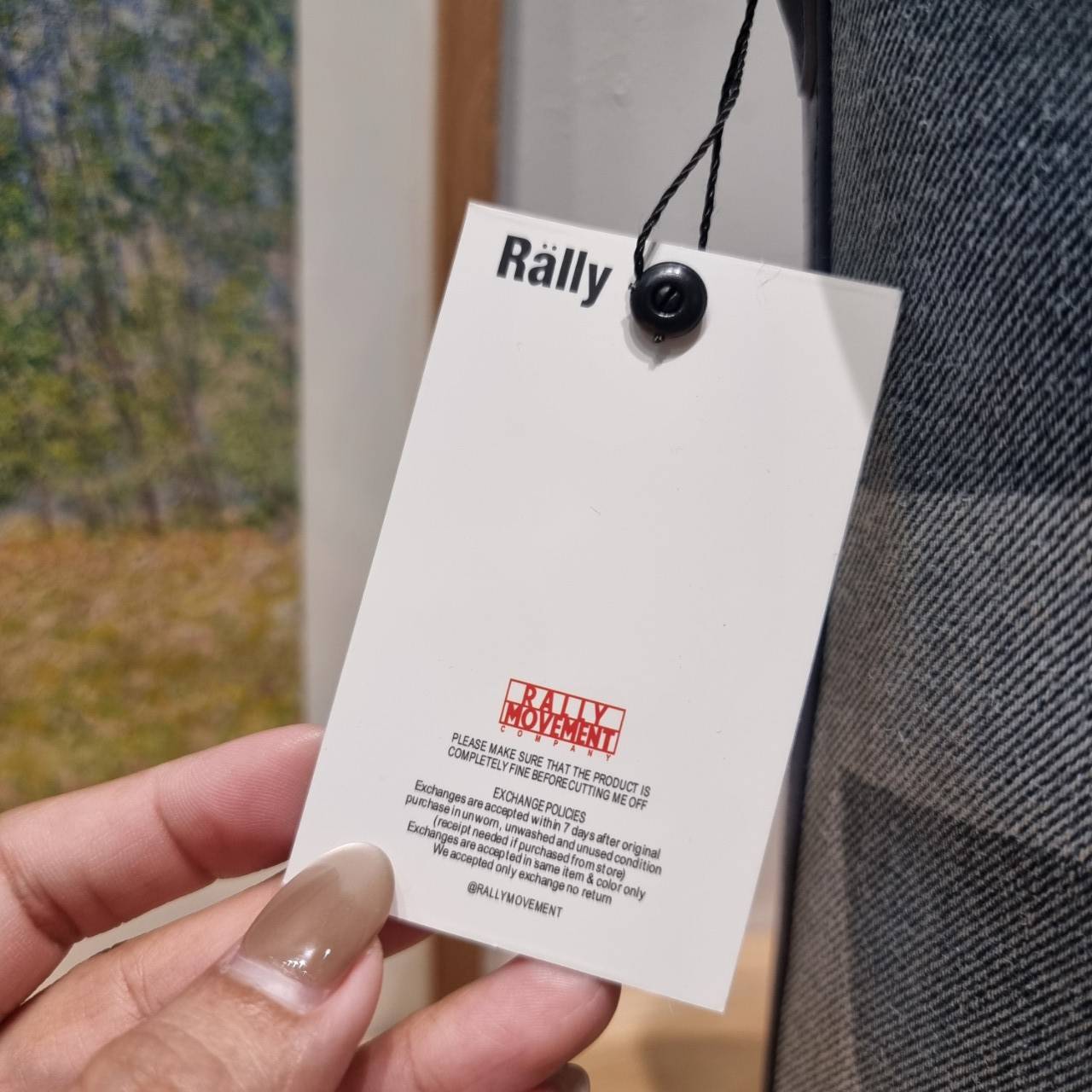 Rally movement the bag denim เป็นไอเท็มที่ฮอตสุดๆแห่งปีจริงๆ กับกระเป๋าทรงบัคเก็ต ที่ดีไซน์ออกมาคลาสสิคและใช้งานง่ายจริงๆ