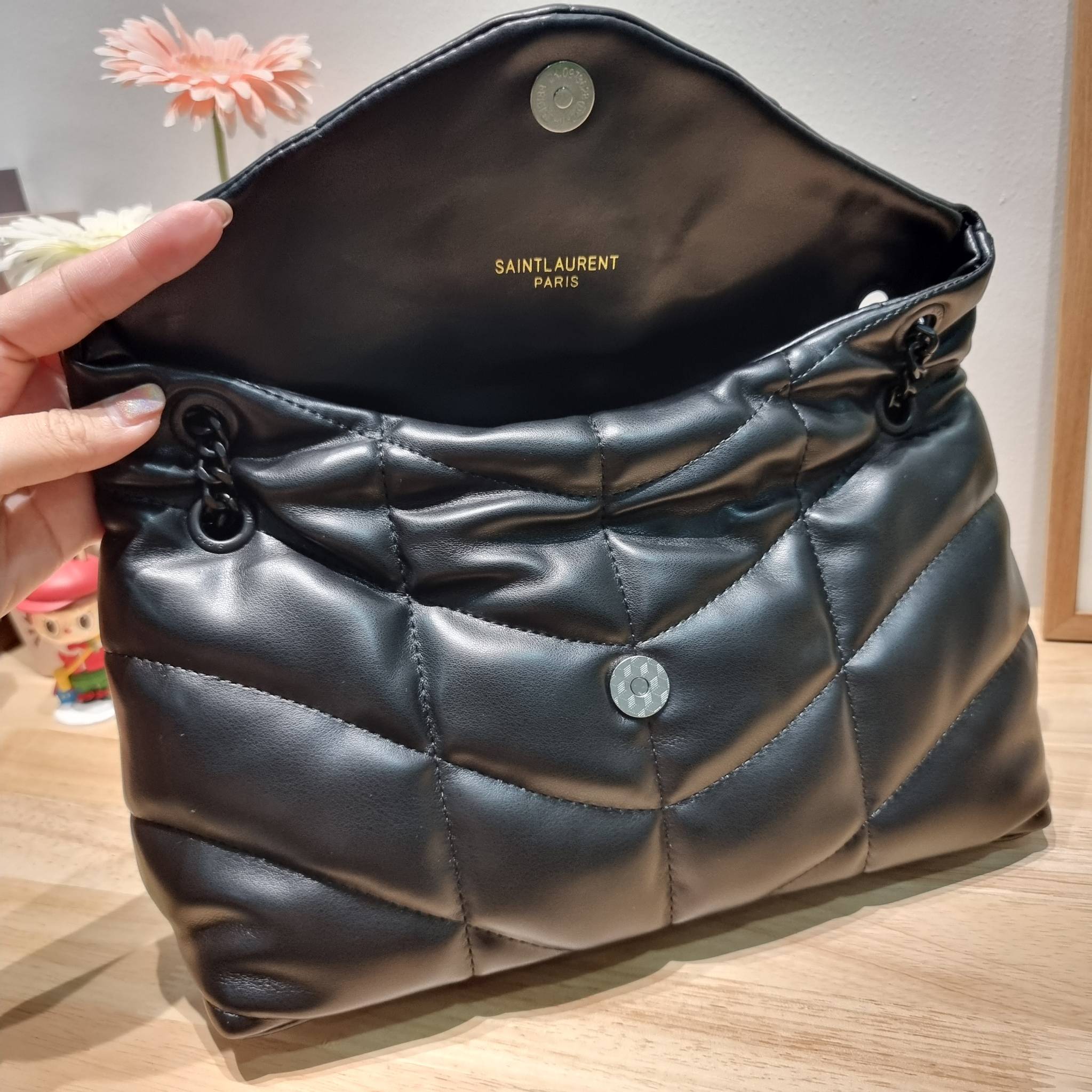 YSL PUFFER SMALL CHAIN BAG IN QUILTED / Yves Saint laurent puffer small chain bag in quilted กระเป๋าสะพายรุ่นยอดนิยม ทรงสวย ใช้ได้บ่อยไม่มีเบื่อ วัสดุหนังสัมผัสนิ่มมือ ดีไซน์เรียบหรู