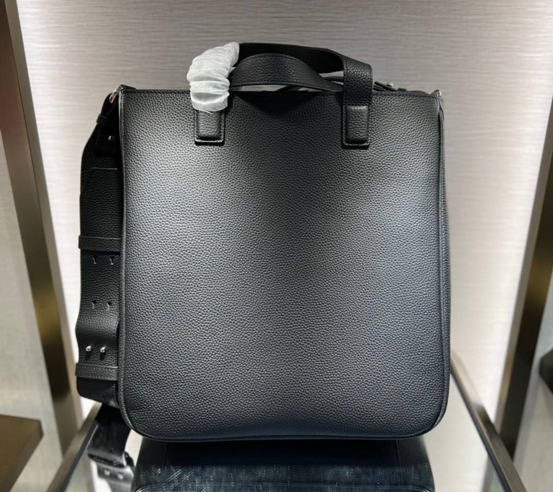 หนังแท้ CHRISTIAN DIOR SADDLE TOTE BAG WITH SHOULDER STRAP Black Grained Calfskin พร้อมส่งที่ไทย เกรดออริจินอลหนังแท้ทั้งใบ ภาพสินค้าถ่ายจากงานขายจริง ใช้งานต่างประเทศได้