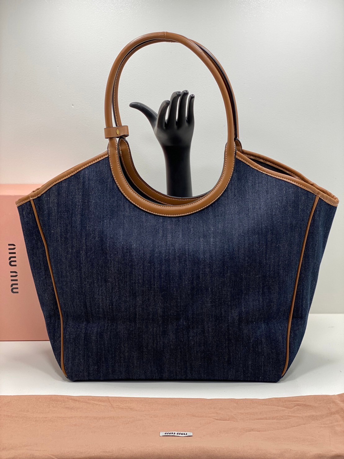 MIU MIU IVY TOTE DENIM BAG LARGE 34cm กระเป๋าถือ/สะพายทรงโท้ทใบใหญ่ คิ้วท์สุด จุของได้เยอะ เกรดออริ 1:1 ใช้งานต่างประเทศได้ ภาพถ่ายจากงานขายจริง