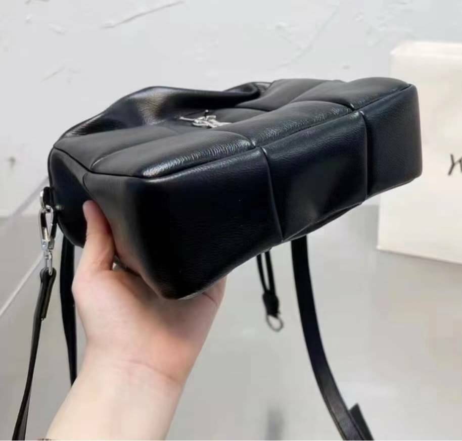 VIP 🥂 YSL Saint Laurent Striped Bucket Bag 9" / YSL Bucket Bag ภาพสินค้าถ่ายจากงานขายจริง พร้อมส่ง