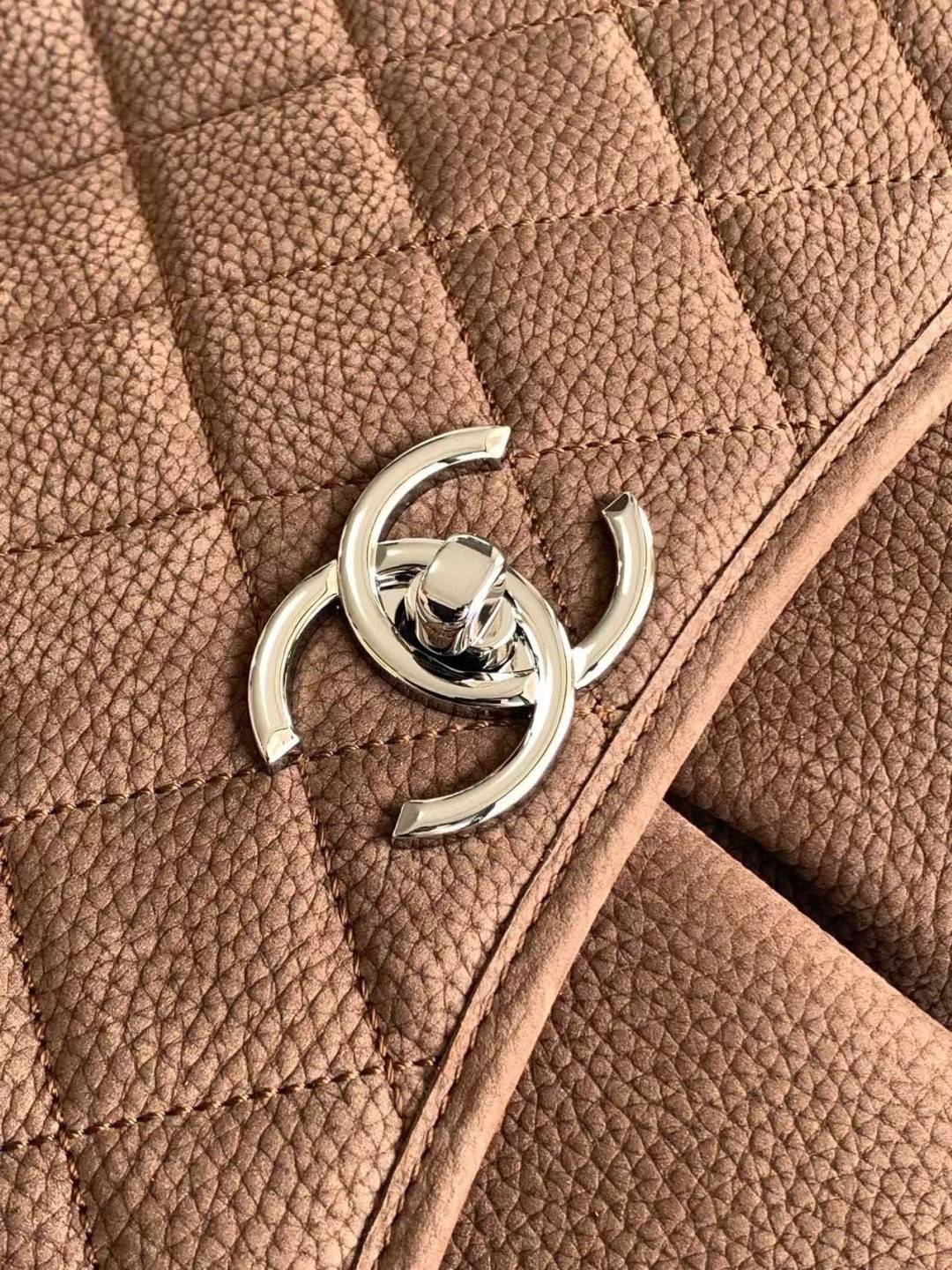 สลับแท้ New Chanel Classic flap bag (Ori)เทพ กระเป๋าสะพายหนังแท้ รุ่นวินเทจ เกรดดีสุด ผ่านทุก ตม 🤍 เกรดสั่งตัด ท็อปวีไอพี สลับแท้ 1:1 ภาพถ่ายจากงานขายจริง ใช้งานต่างประเทศได้