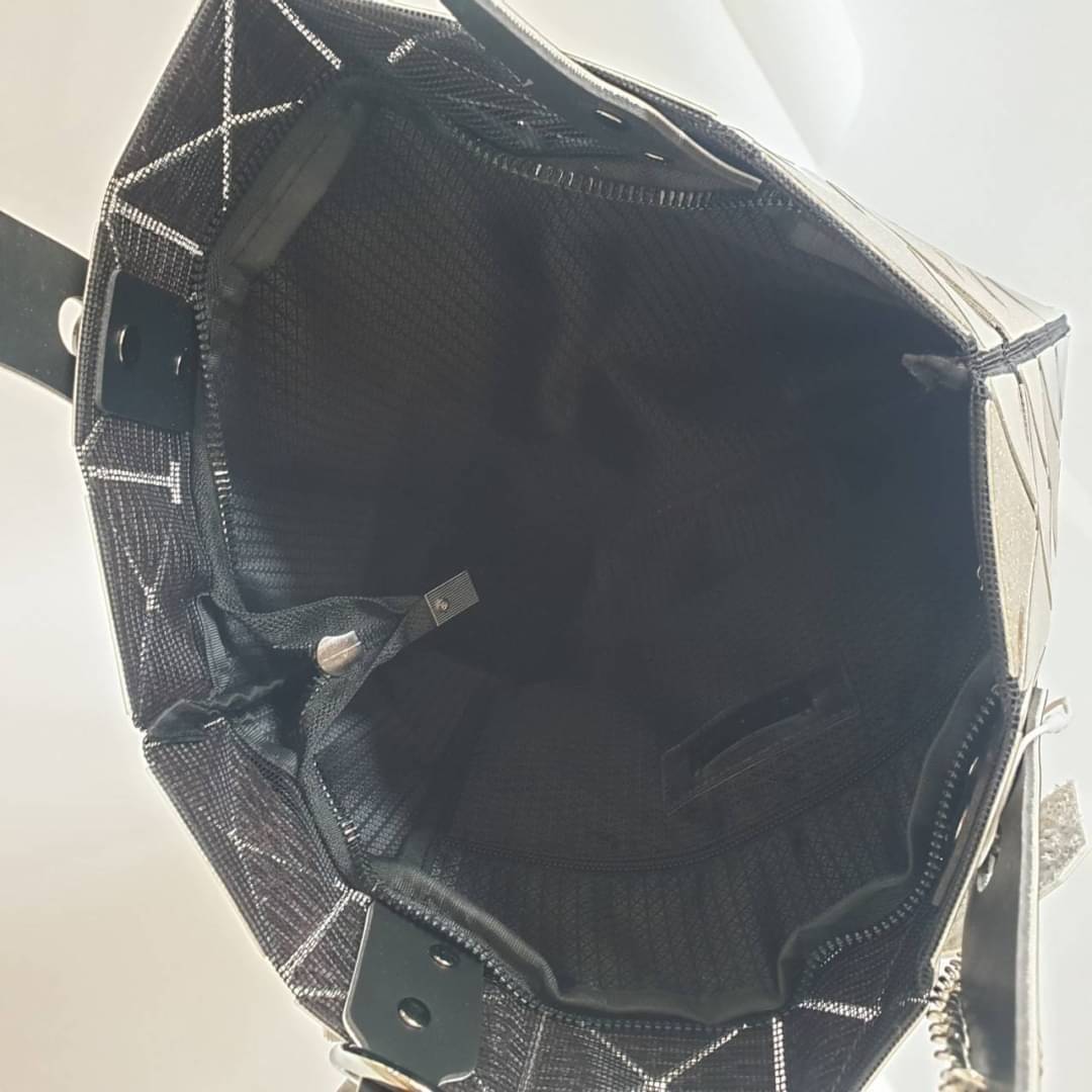 David Jones รุ่น Candy color ใบนี้ มาพร้อมกับน้องกระต่าย สีเข้า set กับกระเป๋าคะ