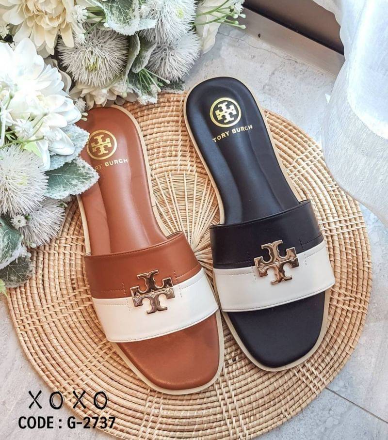 Tory Burch Sandels 2 Tone แตะสวม งานแบรนด์ วัสดุหนัง PU ตัดสี 2 tone ด้านหน้าว่างอะไหล่โลโก้แบรนด์ อย่างดี สีทอง เงาสวย โดดเด่น เรียบ หรู ดูแพงเกินราคา แมทส์ชุดง่าย น้ำหนักเบา