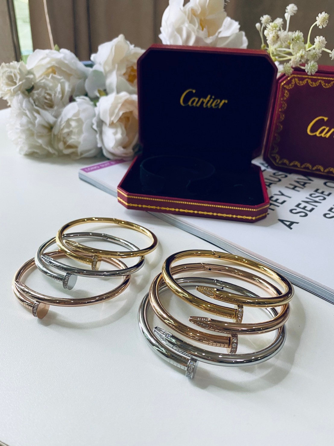 Cartier Bracelet / Cartier JUSTE UN CLOU กำไลคาเทียร์ตะปู รุ่นมีเพชร ภาพถ่ายจากงานจริง พร้อมกล่อง วัสดุโลหะเคลือบขึ้นเงาตามรูป ใช้งานต่างประเทศได้