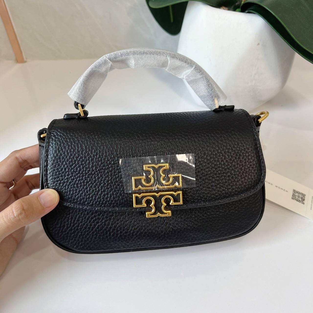 Tory Burch Britten Mini Top Handle Crossbody Bag กระเป๋าสะพายใบเล็กดีไซน์เรียบหรู เกรดออริ สลับแท้ 1:1 ใช้งานต่างประเทศได้