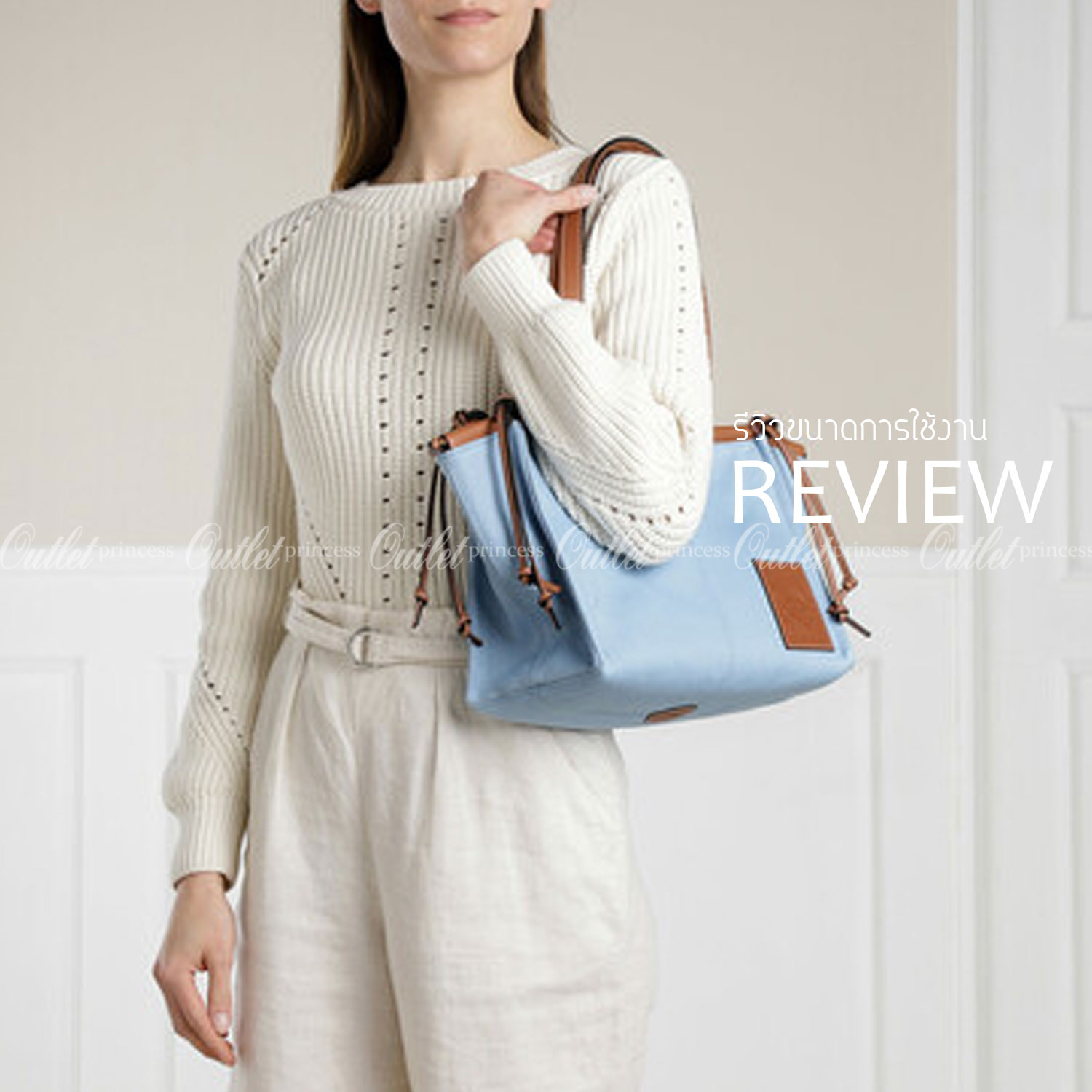 LOEWE TOTE BAG VIP GIFT WITH PURCHASE (GWP) Limited Edition จาก "LOEWE PERFUME DUTYFREE" วัสดุ Canvas&Leather ใบใหญ่ น้ำหนักเบา ภายในโล่งกว้างและจุ ใส่เอกสารA4 หูหิ้วหนังแข็งแรง สะพายไหล่ได้ ด้านหน้ามีโลโก้หนังสีน้ำตาล ด้านข้างสามารถปรับขยายทรงไ