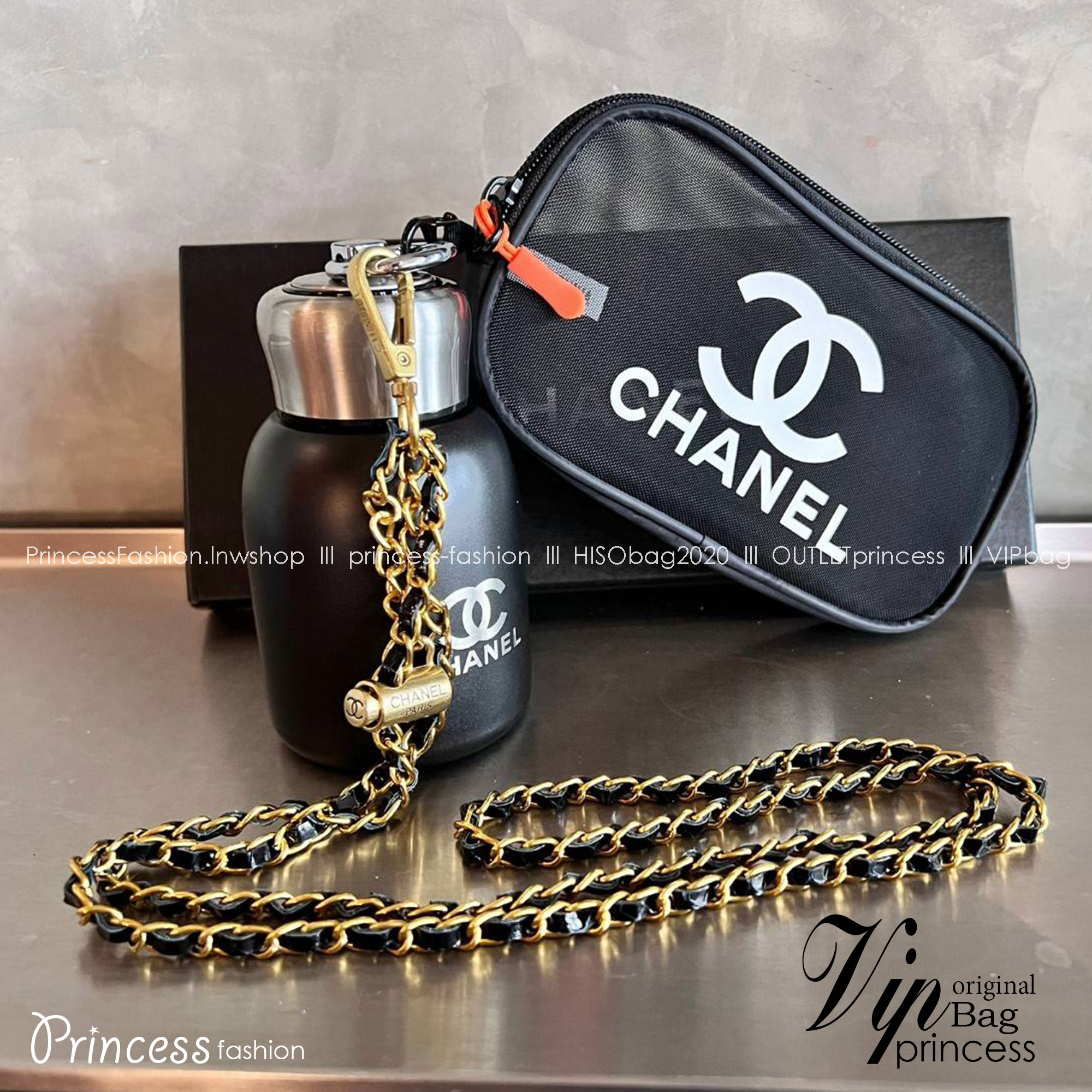 CHANEL SET BOX VIP MAKE UP ขวดน้ำ+กระเป๋า เซ็ทมีจำนวนจำกัด! มีประดับติดตัวหรูๆดูไฮ หรือพกพาแบบสะพายขึ้นเครื่องเดินทางได้เลย กับกระติกน้ำขนาดพกพาจาก Chanel วัสดุสแตนเลสอย่างดี สำหรับใส่น้ำ ใส่กาแฟ ตามความชอบเลยค่ะ