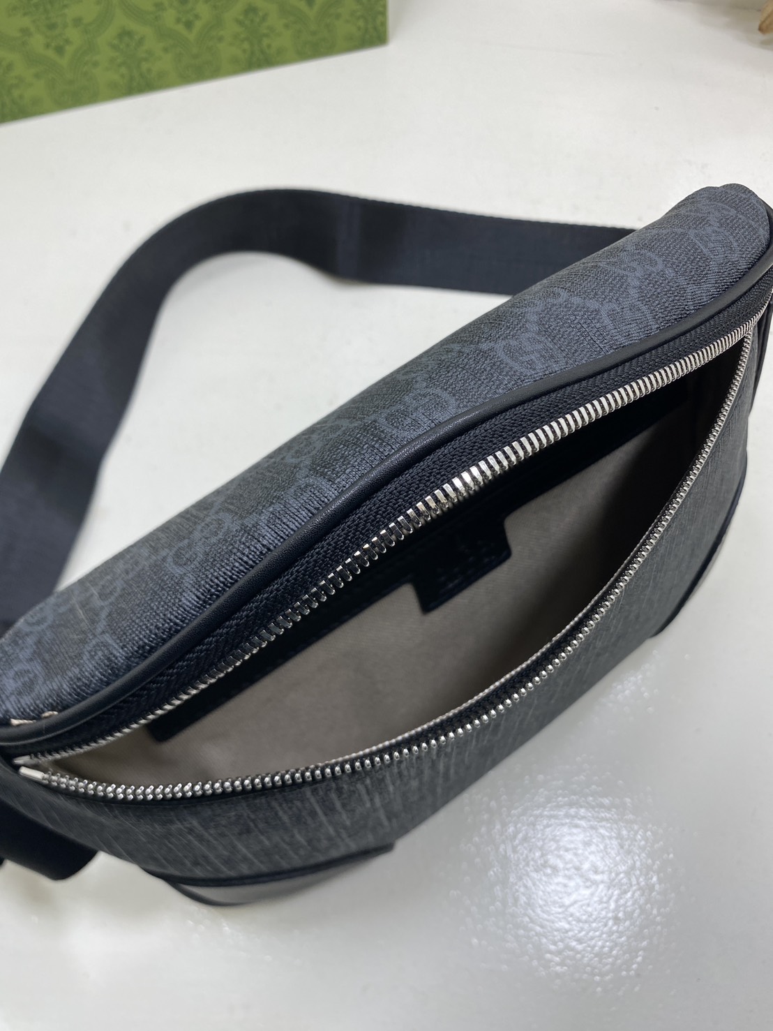 ORI หนังแท้ | GUCCI GG Emblem small belt bag กระเป๋าคาดอก/คาดเอวปรับโฉมใหม่ สวยสง่างาม สปอร์ตและเท่กว่าเดิม แต่ยังคงความคลาสสิค