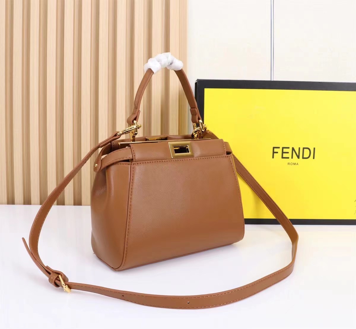 พร้อมส่ง 3 สี FENDI Peekaboo Monster กระเป๋าถือหรือสะพายรูปลักษณ์สวยงามทันสมัย 🧡 เกรดออริจินอล 1:1 สลับแท้ ใช้งานต่างประเทศได้