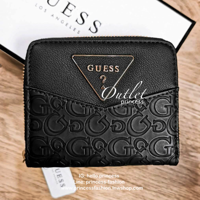 NEW ARRIVAL! GUESS FACTORY WOMEN'S SHORT WALLET กระเป๋าสตางค์สั้นรุ่นใหม่ล่าสุดไอเท็มแนะนำวัสดุหนังปั้มโลโก้รอบใบสวยอยู่ทรงด้านหน้าประดับโลโก้แบรนด์ ภายในมีทั้งช่องใส่ธนบัตร ช่องใส่เหรียญ ช่องใส่บัตรหลายช่อง ใส่เเบงก์พันได้ค่ะ ภาพถ่ายจากสินค้าจริงมาพ