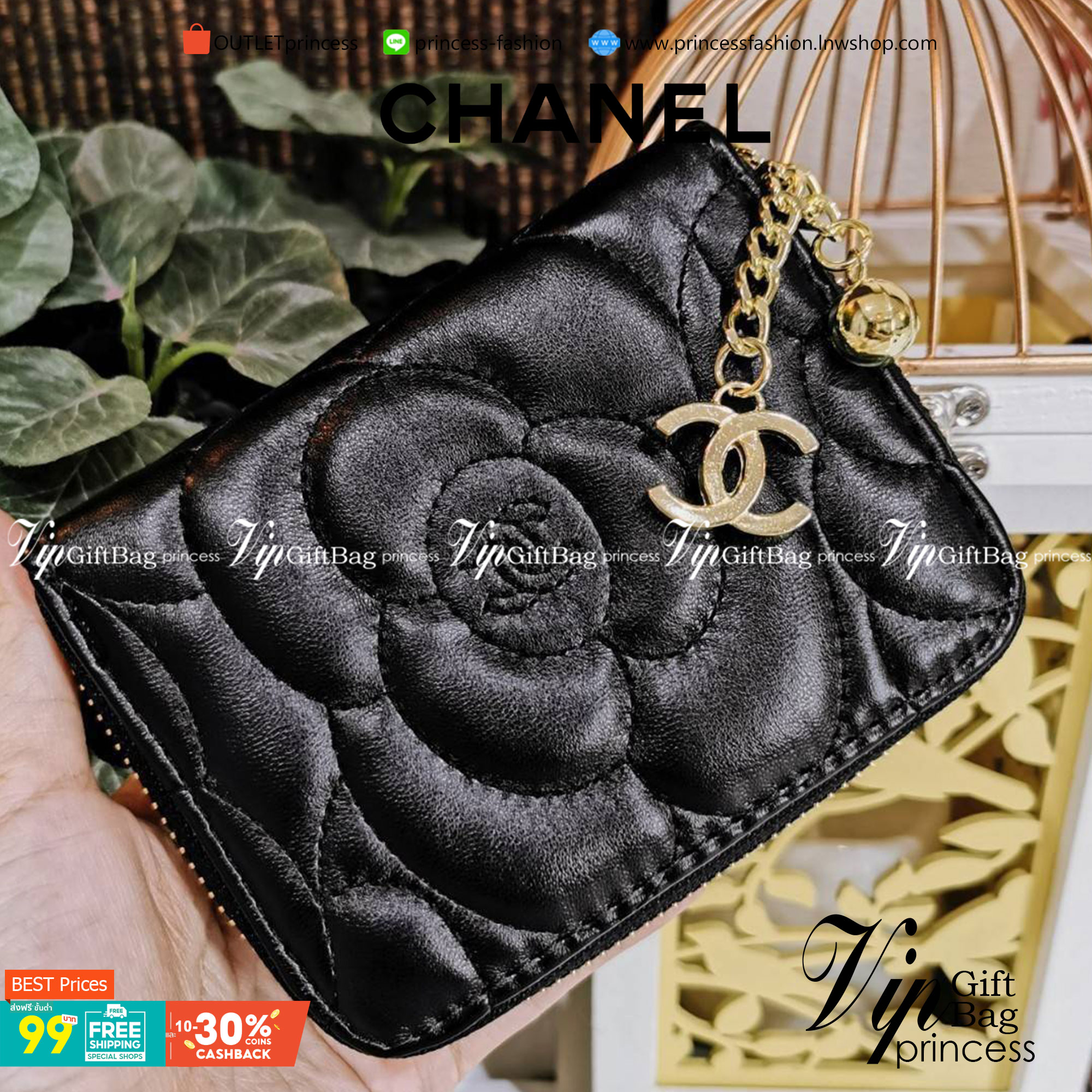 พร้อมส่งความสวย! NEW ARRIVAL! CHANEL SHORT WALLET WITH ZIP VIP GIFT WITH PURCHASE (GWP) พรีเมี่ยมกิ้ฟรุ่นใหม่ล่าสุดจาก Chanel Make Up Lotte Duty Free Korea วัสดุหนังนิ่มสีดำขึ้นลายดอกคามิเลียเอกลักษณ์แบรนด์สวยหรูสุดคลาสสิค เปิดปิดด้วยซิปแบรนด์สวยหรู สะดวก