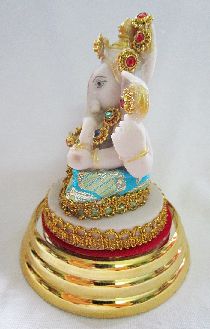 สินค้าหมดค่ะ องค์พระพิฆเนศปางสัมปทายะ(ประทานความสำเร็จ)แบบตั้งโต๊ะครอบแก้วพร้อมใบคาถา องค์ที่1ค่ะ